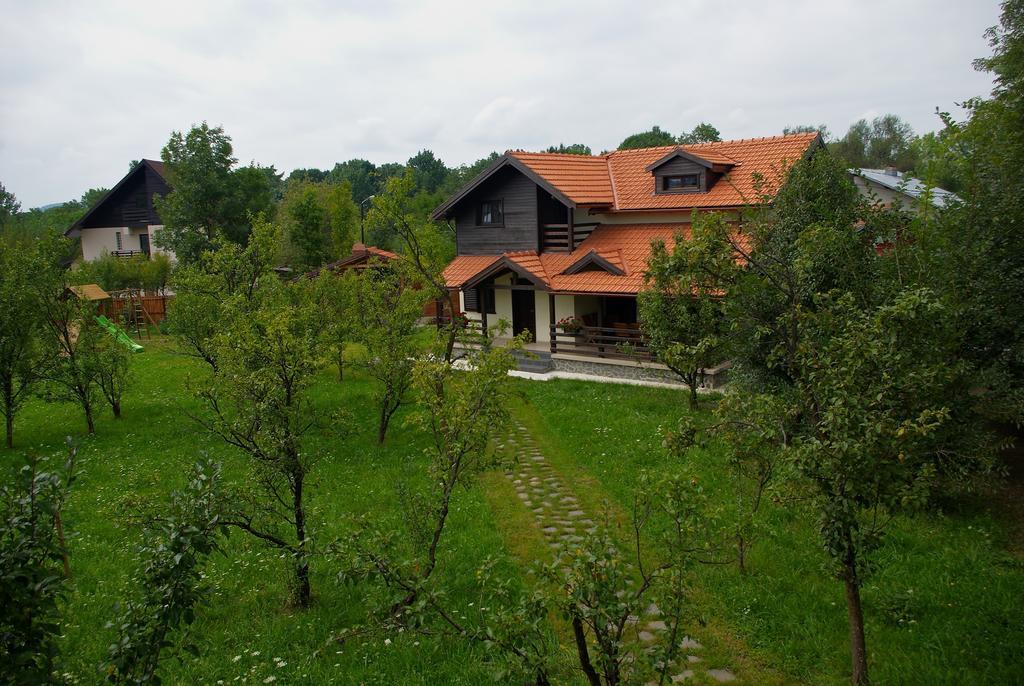 Casuta Cu Prieteni Cornu de Jos Стая снимка