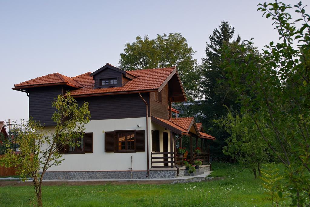 Casuta Cu Prieteni Cornu de Jos Стая снимка